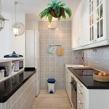 Apartamento Puerto Chico A *